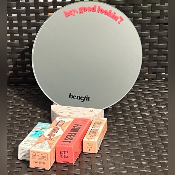 Benefit make-up mirror and 4 item cosmetic bundle - Picture 2 of 4